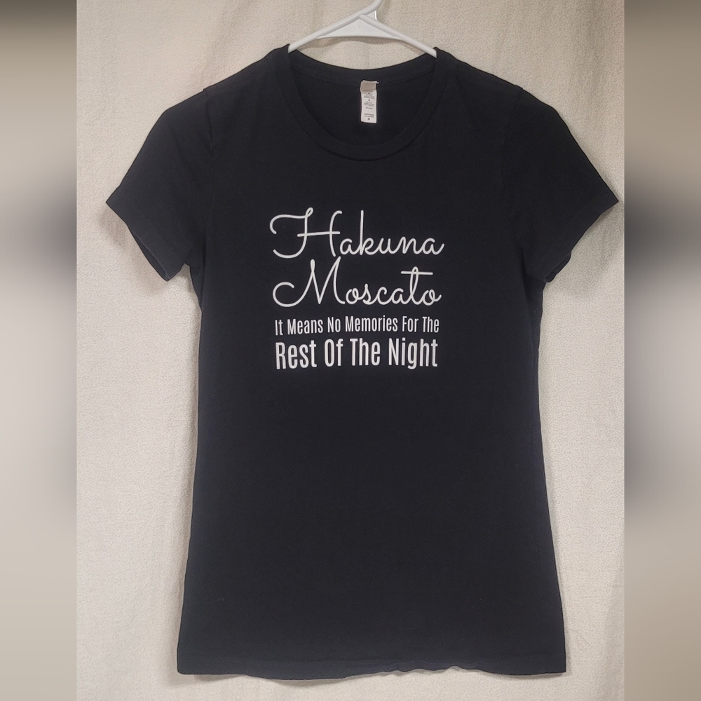 Hakuna Moscato Black Fitted T-shirt,size med